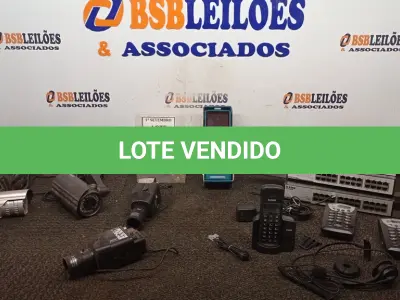 LOTE 019 - 03 SWITCHES 24 PORTAS, 05 CÂMERAS DE MONITORAMENTO DE MODELOS DIVERSOS, 02 FONES OPERADOR, 01 MÁQUINA DE CARTÃO E 01 TELEFONE. (NO ESTADO) ATENÇÃO! FAZER A VISITAÇÃO ANTES DE ARREMATAR, NÃO SABEMOS SE FUNCIONA, LEILÃO NÃO TEM GARANTIA E NEM DEVOLUÇÃO, SUJEITO A POSSÍVEIS AVARIAS VISÍVEIS/OCULTAS E/OU AUSÊNCIA DE COMPONENTES.