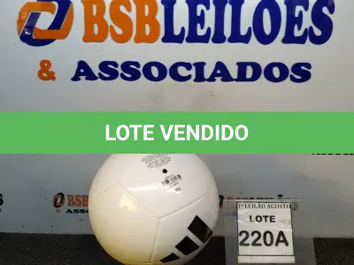 LOTE 220 - 01 BOLA DE FUTEBOL ORIGINAL MARCA ADIDAS. (NO ESTADO) ATENÇÃO! FAZER A VISITAÇÃO ANTES DE ARREMATAR, NÃO SABEMOS SE FUNCIONA, LEILÃO NÃO TEM GARANTIA E NEM DEVOLUÇÃO, SUJEITO A POSSÍVEIS AVARIAS VISÍVEIS/OCULTAS E/OU AUSÊNCIA DE COMPONENTES.