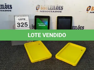 LOTE 325 - 02 TABLETS MARCA CCE. (NO ESTADO) ATENÇÃO! FAZER A VISITAÇÃO ANTES DE ARREMATAR, NÃO SABEMOS SE FUNCIONA, LEILÃO NÃO TEM GARANTIA E NEM DEVOLUÇÃO, SUJEITO A POSSÍVEIS AVARIAS VISÍVEIS/OCULTAS E/OU AUSÊNCIA DE COMPONENTES.