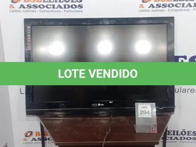 LOTE 294 - 01 TV LCD 52’’MARCA LG COM AVARIAS. (NO ESTADO) ATENÇÃO! FAZER A VISITAÇÃO ANTES DE ARREMATAR, NÃO SABEMOS SE FUNCIONA, LEILÃO NÃO TEM GARANTIA E NEM DEVOLUÇÃO, SUJEITO A POSSÍVEIS AVARIAS VISÍVEIS/OCULTAS E/OU AUSÊNCIA DE COMPONENTES.