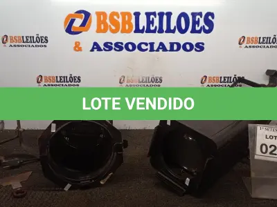 LOTE 026 - 02 REFLETORES PARA PALCO. (NO ESTADO) ATENÇÃO! FAZER A VISITAÇÃO ANTES DE ARREMATAR, NÃO SABEMOS SE FUNCIONA, LEILÃO NÃO TEM GARANTIA E NEM DEVOLUÇÃO, SUJEITO A POSSÍVEIS AVARIAS VISÍVEIS/OCULTAS E/OU AUSÊNCIA DE COMPONENTES.
