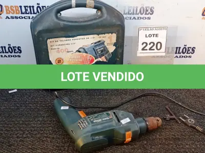 LOTE 220 - 01 FURADEIRA MARCA BLACK&DECKER COM CASE. (NO ESTADO) ATENÇÃO! FAZER A VISITAÇÃO ANTES DE ARREMATAR, NÃO SABEMOS SE FUNCIONA, LEILÃO NÃO TEM GARANTIA E NEM DEVOLUÇÃO, SUJEITO A POSSÍVEIS AVARIAS VISÍVEIS/OCULTAS E/OU AUSÊNCIA DE COMPONENTES.