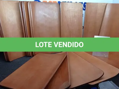 LOTE 017 - 20 PLACAS DE MADEIRA. (NO ESTADO) ATENÇÃO! FAZER A VISITAÇÃO ANTES DE ARREMATAR, NÃO SABEMOS SE FUNCIONA, LEILÃO NÃO TEM GARANTIA E NEM DEVOLUÇÃO, SUJEITO A POSSÍVEIS AVARIAS VISÍVEIS/OCULTAS E/OU AUSÊNCIA DE COMPONENTES.