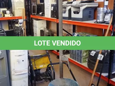 LOTE 274 - 01 ENCERADEIRA ELÉTRICA. (NO ESTADO) ATENÇÃO! FAZER A VISITAÇÃO ANTES DE ARREMATAR, NÃO SABEMOS SE FUNCIONA, LEILÃO NÃO TEM GARANTIA E NEM DEVOLUÇÃO, SUJEITO A POSSÍVEIS AVARIAS VISÍVEIS/OCULTAS E/OU AUSÊNCIA DE COMPONENTES.