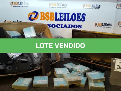 LOTE 351 - 01 TV LCD 22’’ MARCA LG E 01 CAIXA COM PERIFÉRICOS DIVERSOS. (NO ESTADO) ATENÇÃO! FAZER A VISITAÇÃO ANTES DE ARREMATAR, NÃO SABEMOS SE FUNCIONA, LEILÃO NÃO TEM GARANTIA E NEM DEVOLUÇÃO, SUJEITO A POSSÍVEIS AVARIAS VISÍVEIS/OCULTAS E/OU AUSÊNCIA DE COMPONENTES.