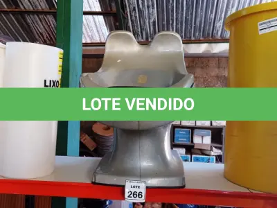 LOTE 266 - 01 LAVATÓRIO DE CABELO. (NO ESTADO) ATENÇÃO! FAZER A VISITAÇÃO ANTES DE ARREMATAR, NÃO SABEMOS SE FUNCIONA, LEILÃO NÃO TEM GARANTIA E NEM DEVOLUÇÃO, SUJEITO A POSSÍVEIS AVARIAS VISÍVEIS/OCULTAS E/OU AUSÊNCIA DE COMPONENTES.