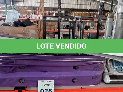 LOTE 028 - 01 MALA, 01 ASPIRADOR DE PÓ E 01 PERSIANA. (NO ESTADO) ATENÇÃO! FAZER A VISITAÇÃO ANTES DE ARREMATAR, NÃO SABEMOS SE FUNCIONA, LEILÃO NÃO TEM GARANTIA E NEM DEVOLUÇÃO, SUJEITO A POSSÍVEIS AVARIAS VISÍVEIS/OCULTAS E/OU AUSÊNCIA DE COMPONENTES.