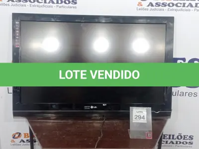LOTE 294 - 01 TV LCD 52’’MARCA LG COM AVARIAS. (NO ESTADO) ATENÇÃO! FAZER A VISITAÇÃO ANTES DE ARREMATAR, NÃO SABEMOS SE FUNCIONA, LEILÃO NÃO TEM GARANTIA E NEM DEVOLUÇÃO, SUJEITO A POSSÍVEIS AVARIAS VISÍVEIS/OCULTAS E/OU AUSÊNCIA DE COMPONENTES.