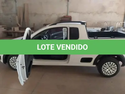 LOTE 404 - 01 VW SAVEIRO 1.6 CE FLEX, PLACA ONR1523 ,COR BRANCA ANO 2014/2015. (NO ESTADO) ATENÇÃO! FAZER A VISITAÇÃO ANTES DE ARREMATAR, NÃO SABEMOS SE FUNCIONA, LEILÃO NÃO TEM GARANTIA E NEM DEVOLUÇÃO, SUJEITO A POSSÍVEIS AVARIAS VISÍVEIS/OCULTAS E/OU AUSÊNCIA DE COMPONENTES.