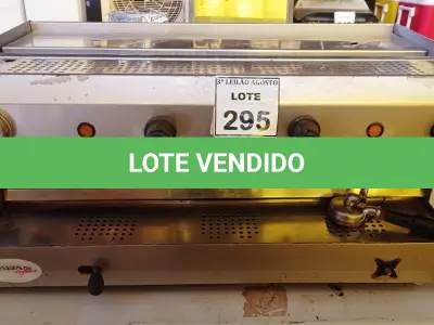 LOTE 295 - 01 MÁQUINA DE CAFÉ EXPRESSO INDUSTRIAL. (NO ESTADO) ATENÇÃO! FAZER A VISITAÇÃO ANTES DE ARREMATAR, NÃO SABEMOS SE FUNCIONA. LEILÃO NÃO TEM GARANTIA E NEM DEVOLUÇÃO, SUJEITO A POSSÍVEIS AVARIAS VISÍVEIS/OCULTAS E/OU AUSÊNCIA DE COMPONENTES.
