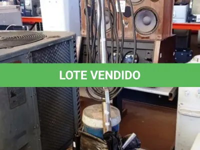 LOTE 253 - 01 ENCERADEIRA ELÉTRICA. (NO ESTADO) ATENÇÃO! FAZER A VISITAÇÃO ANTES DE ARREMATAR, NÃO SABEMOS SE FUNCIONA, LEILÃO NÃO TEM GARANTIA E NEM DEVOLUÇÃO, SUJEITO A POSSÍVEIS AVARIAS VISÍVEIS/OCULTAS E/OU AUSÊNCIA DE COMPONENTES.