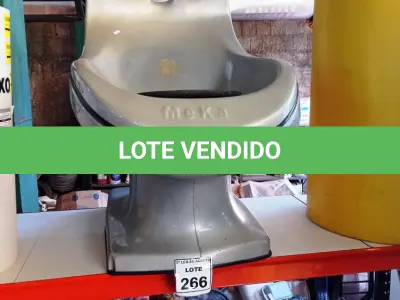 LOTE 266 - 01 LAVATÓRIO DE CABELO. (NO ESTADO) ATENÇÃO! FAZER A VISITAÇÃO ANTES DE ARREMATAR, NÃO SABEMOS SE FUNCIONA, LEILÃO NÃO TEM GARANTIA E NEM DEVOLUÇÃO, SUJEITO A POSSÍVEIS AVARIAS VISÍVEIS/OCULTAS E/OU AUSÊNCIA DE COMPONENTES.