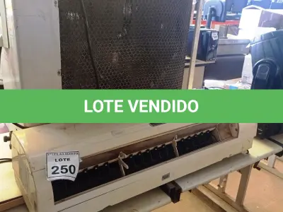 LOTE 250 - 01 AR CONDICIONADO. (NO ESTADO) ATENÇÃO! FAZER A VISITAÇÃO ANTES DE ARREMATAR, NÃO SABEMOS SE FUNCIONA, LEILÃO NÃO TEM GARANTIA E NEM DEVOLUÇÃO, SUJEITO A POSSÍVEIS AVARIAS VISÍVEIS/OCULTAS E/OU AUSÊNCIA DE COMPONENTES.