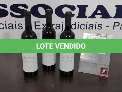 LOTE 391 - 03 GARRAFAS DE VINHO TINTO VALA REAL PORTUGUÊS SAFRA 2019 750ML. (NO ESTADO) ATENÇÃO! FAZER A VISITAÇÃO ANTES DE ARREMATAR, NÃO SABEMOS SE FUNCIONA, LEILÃO NÃO TEM GARANTIA E NEM DEVOLUÇÃO, SUJEITO A POSSÍVEIS AVARIAS VISÍVEIS/OCULTAS E/OU AUSÊNCIA DE COMPONENTES.