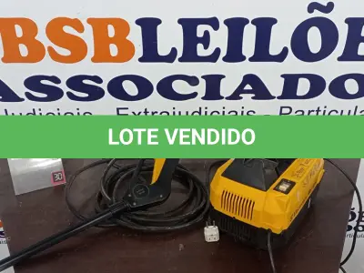 LOTE 153 - 01 LAVADORA DE ALTA PRESSÃO MARCA ELECTROLUX PRESSÃO. (NO ESTADO) ATENÇÃO! FAZER A VISITAÇÃO ANTES DE ARREMATAR, NÃO SABEMOS SE FUNCIONA, LEILÃO NÃO TEM GARANTIA E NEM DEVOLUÇÃO, SUJEITO A POSSÍVEIS AVARIAS VISÍVEIS/OCULTAS E/OU AUSÊNCIA DE COMPONENTES.
