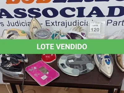 LOTE 120 - 09 FERROS DE PASSAR, 02 BALANÇAS DIGITAIS E 01 BORRIFADOR DE ÁGUA. (NO ESTADO) ATENÇÃO! FAZER A VISITAÇÃO ANTES DE ARREMATAR, NÃO SABEMOS SE FUNCIONA, LEILÃO NÃO TEM GARANTIA E NEM DEVOLUÇÃO, SUJEITO A POSSÍVEIS AVARIAS VISÍVEIS/OCULTAS E/OU AUSÊNCIA DE COMPONENTES.