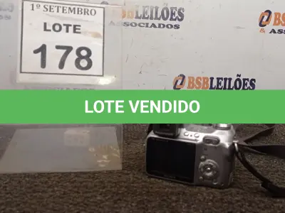 LOTE 178 - 01 CÂMERA DIGITAL SONY. (NO ESTADO) ATENÇÃO! FAZER A VISITAÇÃO ANTES DE ARREMATAR, NÃO SABEMOS SE FUNCIONA, LEILÃO NÃO TEM GARANTIA E NEM DEVOLUÇÃO, SUJEITO A POSSÍVEIS AVARIAS VISÍVEIS/OCULTAS E/OU AUSÊNCIA DE COMPONENTES