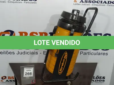 LOTE 266 - 01 ASPIRADOR INDUSTRIAL ELECTROLUX MODELO ULTRALUX 50 INCOMPLETO. (NO ESTADO) ATENÇÃO! FAZER A VISITAÇÃO ANTES DE ARREMATAR, NÃO SABEMOS SE FUNCIONA, LEILÃO NÃO TEM GARANTIA E NEM DEVOLUÇÃO, SUJEITO A POSSÍVEIS AVARIAS VISÍVEIS/OCULTAS E/OU AUSÊNCIA DE COMPONENTES.