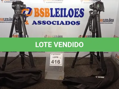 LOTE 416 - 02 TRIPÉS PARA CÂMERAS MARCA TOMATE. (NO ESTADO) ATENÇÃO! FAZER A VISITAÇÃO ANTES DE ARREMATAR, NÃO SABEMOS SE FUNCIONA, LEILÃO NÃO TEM GARANTIA E NEM DEVOLUÇÃO, SUJEITO A POSSÍVEIS AVARIAS VISÍVEIS/OCULTAS E/OU AUSÊNCIA DE COMPONENTES.