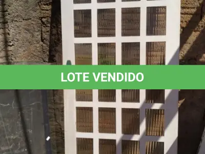 LOTE 476 - 01 PORTA DE FERRO COM VIDRO 2,20X0,90. (NO ESTADO) ATENÇÃO! FAZER A VISITAÇÃO ANTES DE ARREMATAR, NÃO SABEMOS SE FUNCIONA, LEILÃO NÃO TEM GARANTIA E NEM DEVOLUÇÃO, SUJEITO A POSSÍVEIS AVARIAS VISÍVEIS/OCULTAS E/OU AUSÊNCIA DE COMPONENTES.