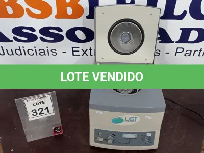 LOTE 321 - 01 CENTRIFUGA DE LABORATÓRIO MARCA LGI. (NO ESTADO) ATENÇÃO! FAZER A VISITAÇÃO ANTES DE ARREMATAR, NÃO SABEMOS SE FUNCIONA, LEILÃO NÃO TEM GARANTIA E NEM DEVOLUÇÃO, SUJEITO A POSSÍVEIS AVARIAS VISÍVEIS/OCULTAS E/OU AUSÊNCIA DE COMPONENTES.