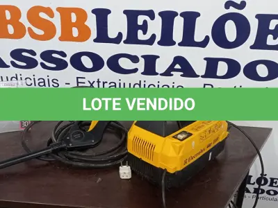 LOTE 153 - 01 LAVADORA DE ALTA PRESSÃO MARCA ELECTROLUX PRESSÃO. (NO ESTADO) ATENÇÃO! FAZER A VISITAÇÃO ANTES DE ARREMATAR, NÃO SABEMOS SE FUNCIONA, LEILÃO NÃO TEM GARANTIA E NEM DEVOLUÇÃO, SUJEITO A POSSÍVEIS AVARIAS VISÍVEIS/OCULTAS E/OU AUSÊNCIA DE COMPONENTES.