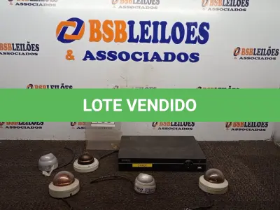 LOTE 163 - 01 DVR E 05 CÂMERAS DE MONITORAMENTO. (NO ESTADO) ATENÇÃO! FAZER A VISITAÇÃO ANTES DE ARREMATAR, NÃO SABEMOS SE FUNCIONA, LEILÃO NÃO TEM GARANTIA E NEM DEVOLUÇÃO, SUJEITO A POSSÍVEIS AVARIAS VISÍVEIS/OCULTAS E/OU AUSÊNCIA DE COMPONENTES