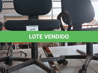 LOTE 424 - 03 CADEIRAS EXECUTIVAS COM RODINHAS. (NO ESTADO) ATENÇÃO! FAZER A VISITAÇÃO ANTES DE ARREMATAR, NÃO SABEMOS SE FUNCIONA, LEILÃO NÃO TEM GARANTIA E NEM DEVOLUÇÃO, SUJEITO A POSSÍVEIS AVARIAS VISÍVEIS/OCULTAS E/OU AUSÊNCIA DE COMPONENTES.