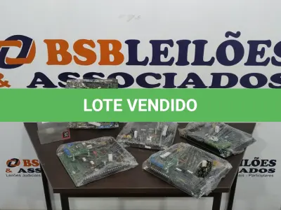 LOTE 276 - 05 PLACAS MÃE. (NO ESTADO) ATENÇÃO! FAZER A VISITAÇÃO ANTES DE ARREMATAR, NÃO SABEMOS SE FUNCIONA, LEILÃO NÃO TEM GARANTIA E NEM DEVOLUÇÃO, SUJEITO A POSSÍVEIS AVARIAS VISÍVEIS/OCULTAS E/OU AUSÊNCIA DE COMPONENTES.