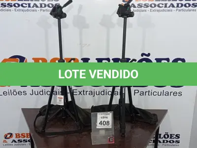 LOTE 408 - 02 TRIPÉS PARA CÂMERAS MARCA TOMATE. (NO ESTADO) ATENÇÃO! FAZER A VISITAÇÃO ANTES DE ARREMATAR, NÃO SABEMOS SE FUNCIONA, LEILÃO NÃO TEM GARANTIA E NEM DEVOLUÇÃO, SUJEITO A POSSÍVEIS AVARIAS VISÍVEIS/OCULTAS E/OU AUSÊNCIA DE COMPONENTES.