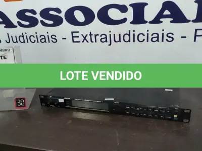 LOTE 296 - 01 PROCESSADOR DE EFEITOS MARCA ALESIS QUADRAVERB. (NO ESTADO) ATENÇÃO! FAZER A VISITAÇÃO ANTES DE ARREMATAR, NÃO SABEMOS SE FUNCIONA, LEILÃO NÃO TEM GARANTIA E NEM DEVOLUÇÃO, SUJEITO A POSSÍVEIS AVARIAS VISÍVEIS/OCULTAS E/OU AUSÊNCIA DE COMPONENTES.