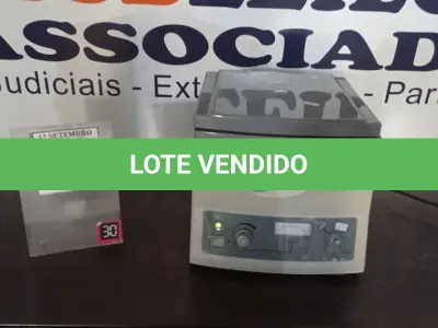 LOTE 321 - 01 CENTRIFUGA DE LABORATÓRIO MARCA LGI. (NO ESTADO) ATENÇÃO! FAZER A VISITAÇÃO ANTES DE ARREMATAR, NÃO SABEMOS SE FUNCIONA, LEILÃO NÃO TEM GARANTIA E NEM DEVOLUÇÃO, SUJEITO A POSSÍVEIS AVARIAS VISÍVEIS/OCULTAS E/OU AUSÊNCIA DE COMPONENTES.