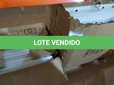 LOTE 284 - 01 LOTE COM GRANDE QUANTIDADE DE CALHAS E LÂMPADAS DE LED. (NO ESTADO) ATENÇÃO! FAZER A VISITAÇÃO ANTES DE ARREMATAR, NÃO SABEMOS SE FUNCIONA, LEILÃO NÃO TEM GARANTIA E NEM DEVOLUÇÃO, SUJEITO A POSSÍVEIS AVARIAS VISÍVEIS/OCULTAS E/OU AUSÊNCIA DE COMPONENTES