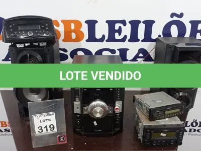LOTE 319 - 01 APARELHO DE SOM MARCA PANASONIC MODELOSA-AK770 E 03 APARELHOS DE SOM AUTOMOTIVO. (NO ESTADO) ATENÇÃO! FAZER A VISITAÇÃO ANTES DE ARREMATAR, NÃO SABEMOS SE FUNCIONA, LEILÃO NÃO TEM GARANTIA E NEM DEVOLUÇÃO, SUJEITO A POSSÍVEIS AVARIAS VISÍVEIS/OCULTAS E/OU AUSÊNCIA DE COMPONENTES.