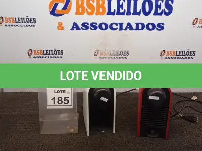 LOTE 185 - 02 CAFETEIRAS NESPRESSO. (NO ESTADO) ATENÇÃO! FAZER A VISITAÇÃO ANTES DE ARREMATAR, NÃO SABEMOS SE FUNCIONA, LEILÃO NÃO TEM GARANTIA E NEM DEVOLUÇÃO, SUJEITO A POSSÍVEIS AVARIAS VISÍVEIS/OCULTAS E/OU AUSÊNCIA DE COMPONENTES