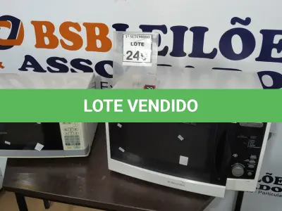 LOTE 249 - 02 MICRO-ONDAS. (NO ESTADO) ATENÇÃO! FAZER A VISITAÇÃO ANTES DE ARREMATAR, NÃO SABEMOS SE FUNCIONA, LEILÃO NÃO TEM GARANTIA E NEM DEVOLUÇÃO, SUJEITO A POSSÍVEIS AVARIAS VISÍVEIS/OCULTAS E/OU AUSÊNCIA DE COMPONENTES