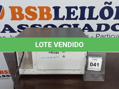 LOTE 041 - 01 MICROONDAS TURNTABLEA 110V V9427T. (NO ESTADO EM QUE SE ENCONTRA. SUJEITO A AVARIAS OCULTAS/VISÍVEIS.)