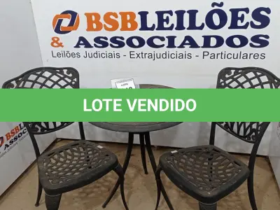 LOTE 048 - 02 CADEIRAS DE JARDIM E 01 MESA DE JARDIM AV9897R /AV9897W/ AV9897V