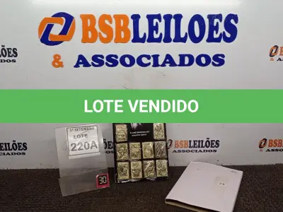 LOTE 220 - 01 KIT COM 12 ISQUEIROS TIPO ZIPPO PERSONALIZADOS. (NO ESTADO) ATENÇÃO! FAZER A VISITAÇÃO ANTES DE ARREMATAR, NÃO SABEMOS SE FUNCIONA, LEILÃO NÃO TEM GARANTIA E NEM DEVOLUÇÃO, SUJEITO A POSSÍVEIS AVARIAS VISÍVEIS/OCULTAS E/OU AUSÊNCIA DE COMPONENTES.