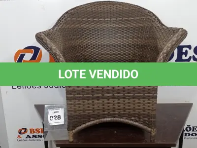LOTE 028 - 01 CADEIRA DE JARDIM. (NO ESTADO EM QUE SE ENCONTRA. SUJEITO A AVARIAS OCULTAS/VISÍVEIS.) AV9336E