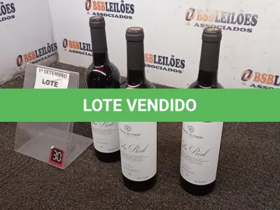 LOTE 290 - 03 GARRAFAS DE VINHO TINTO VALA REAL PORTUGUÊS SAFRA 2019 750ML. (NO ESTADO) ATENÇÃO! FAZER A VISITAÇÃO ANTES DE ARREMATAR, NÃO SABEMOS SE FUNCIONA, LEILÃO NÃO TEM GARANTIA E NEM DEVOLUÇÃO, SUJEITO A POSSÍVEIS AVARIAS VISÍVEIS/OCULTAS E/OU AUSÊNCIA DE COMPONENTES.
