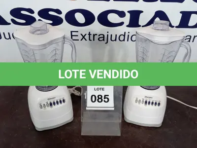 LOTE 085 - 02 LIQUIDIFICADORES OSTERRIZER 110V. (NO ESTADO EM QUE SE ENCONTRA. SUJEITO A AVARIAS OCULTAS/VISÍVEIS.) 