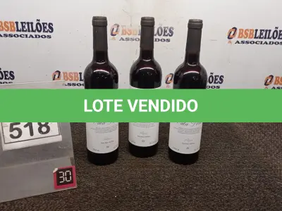 LOTE 518 - 03 GARRAFAS DE VINHO TINTO VALA REAL PORTUGUÊS SAFRA 2019 750ML. (NO ESTADO) ATENÇÃO! FAZER A VISITAÇÃO ANTES DE ARREMATAR, NÃO SABEMOS SE FUNCIONA, LEILÃO NÃO TEM GARANTIA E NEM DEVOLUÇÃO, SUJEITO A POSSÍVEIS AVARIAS VISÍVEIS/OCULTAS E/OU AUSÊNCIA DE COMPONENTES.