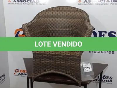 LOTE 031 - 01 POLTRONA DE JARDIM. (NO ESTADO EM QUE SE ENCONTRA. SUJEITO A AVARIAS OCULTAS/VISÍVEIS.) BF8576L