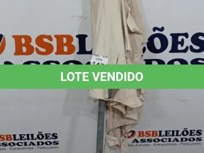 LOTE 147 - 01 UMBRELLA. (NO ESTADO EM QUE SE ENCONTRA. SUJEITO A AVARIAS OCULTAS/VISÍVEIS.) BH1583F