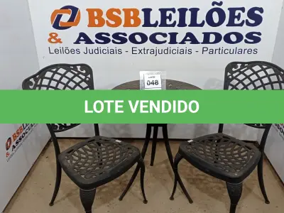 LOTE 048 - 02 CADEIRAS DE JARDIM E 01 MESA DE JARDIM AV9897R /AV9897W/ AV9897V
