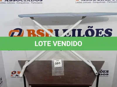 LOTE 093 - 01 TÁBUA DE PASSAR ROUPAS. (NO ESTADO EM QUE SE ENCONTRA. SUJEITO A AVARIAS OCULTAS/VISÍVEIS.)