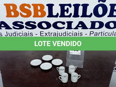 LOTE 068 - 04 XÍCARAS COM 04 PIRES. (NO ESTADO EM QUE SE ENCONTRA. SUJEITO A AVARIAS OCULTAS/VISÍVEIS.)