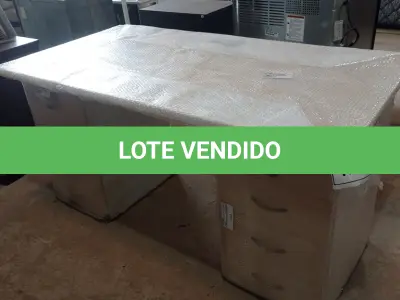 LOTE 120 - 01 MESA EM MADEIRA COM 02 GAVETEIROS. (NO ESTADO EM QUE SE ENCONTRA. SUJEITO A AVARIAS OCULTAS/VISÍVEIS.)