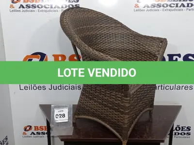 LOTE 028 - 01 CADEIRA DE JARDIM. (NO ESTADO EM QUE SE ENCONTRA. SUJEITO A AVARIAS OCULTAS/VISÍVEIS.) AV9336E